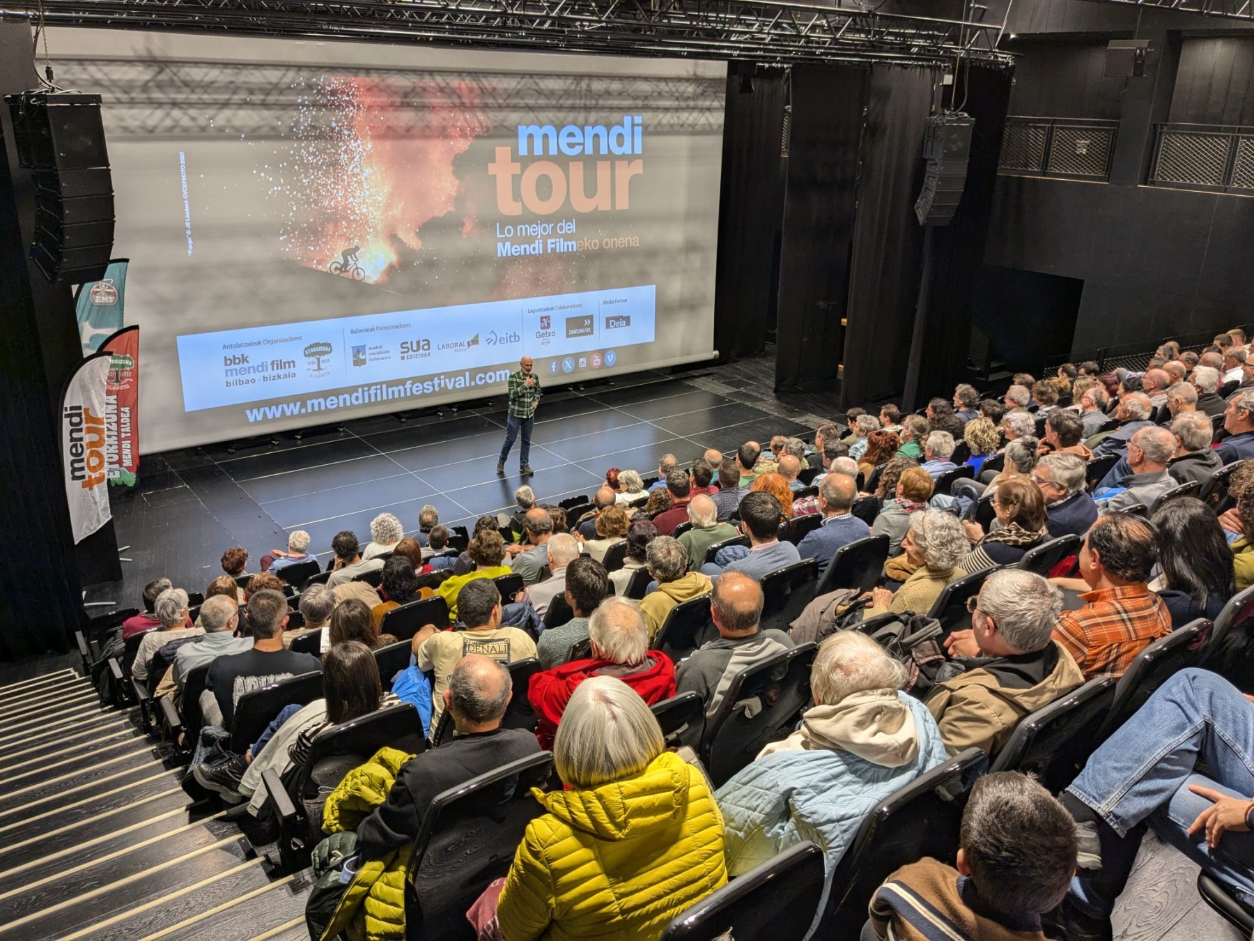 11,000 spectators have enjoyed the best mountain cinema at 32 MENDI TOUR events in five months